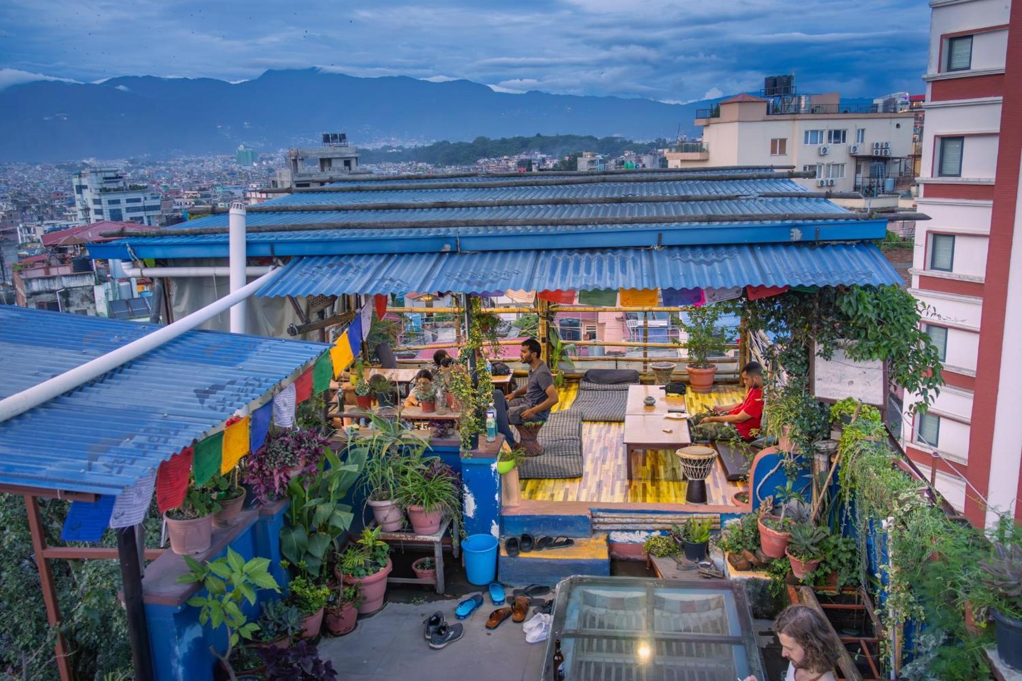 Planet Nomad Hostel Catmandu Exterior foto